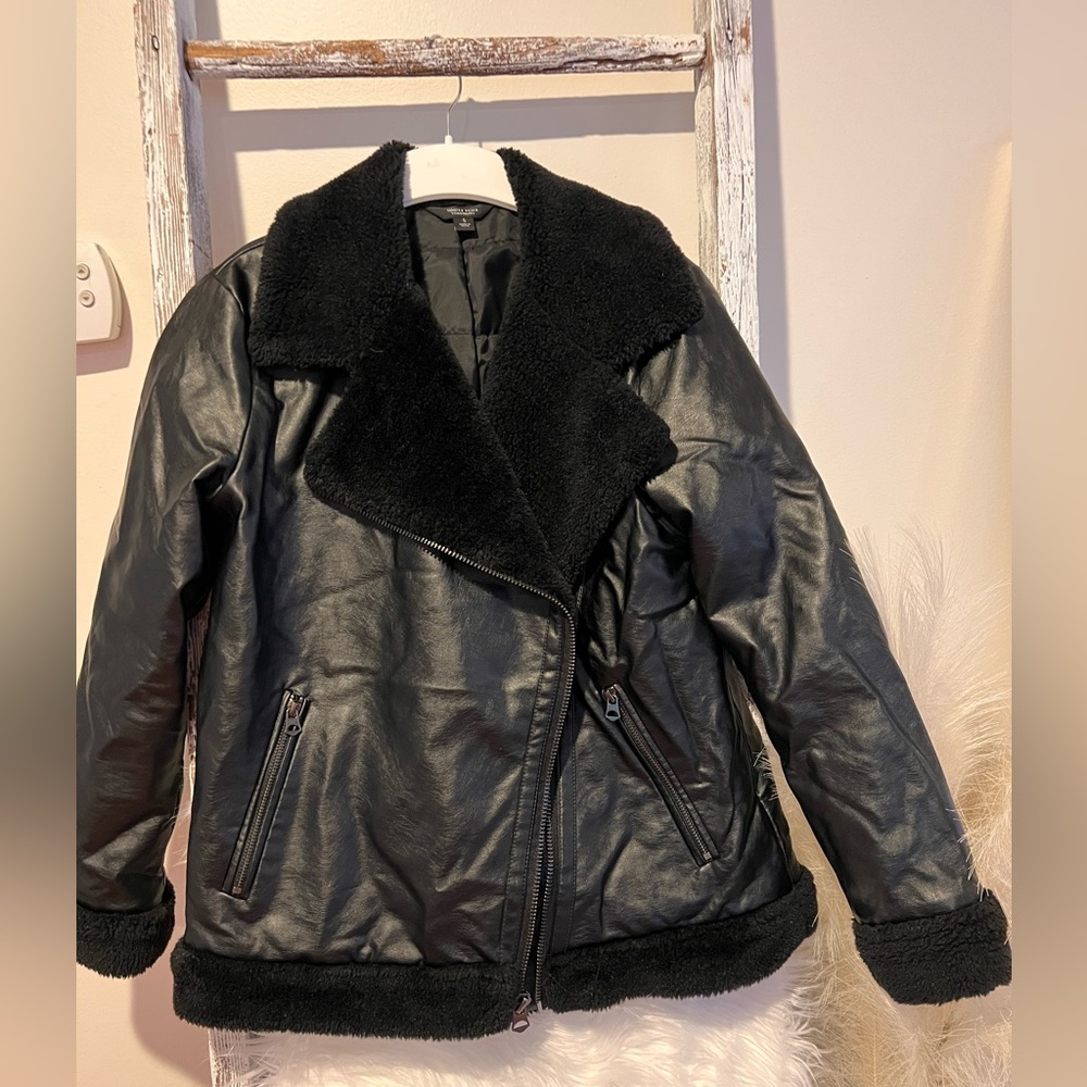 Beautiful Vera Wang heavy coat